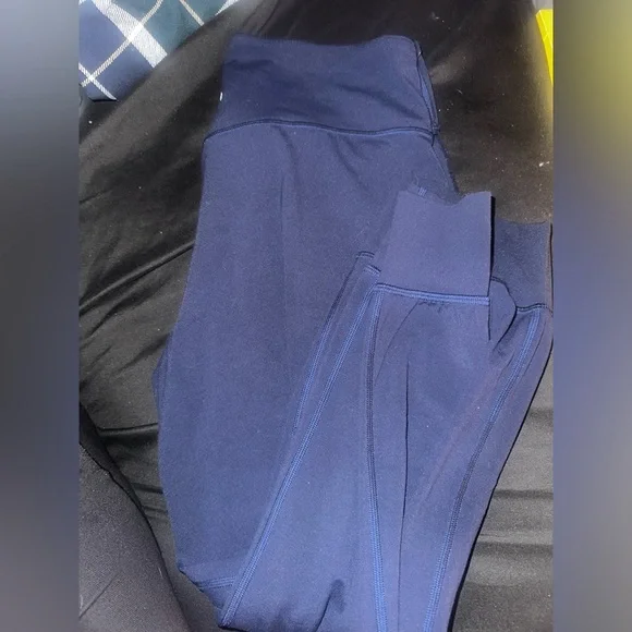 Size 10 Lululemon Align High-Rise Cropped Jogger
True Navy - Picture 4 of 4